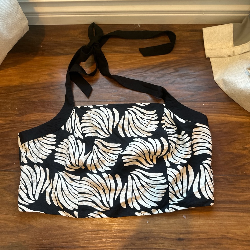 a new day Black and White Crop Top